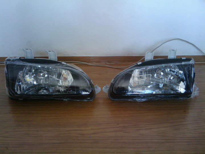 dneska dorazil balíček, tak hurá do montáže :-)