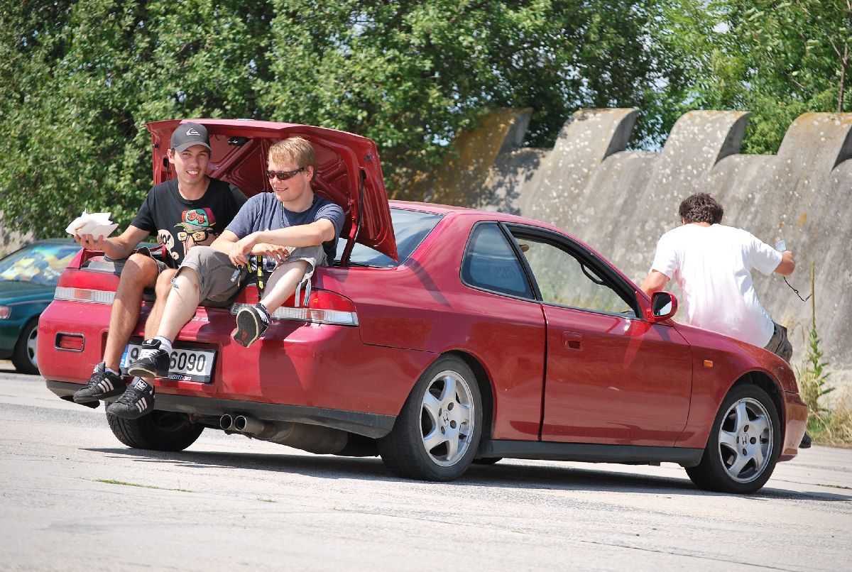 snaha o predelani Preludy na mikrobus :D