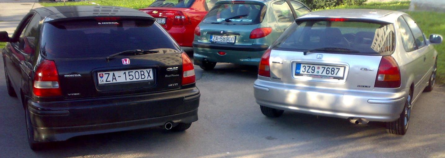 Koho je ten strieborny Cicik ? :D mal kola advan a stal mi pred barakem v Žiline :D