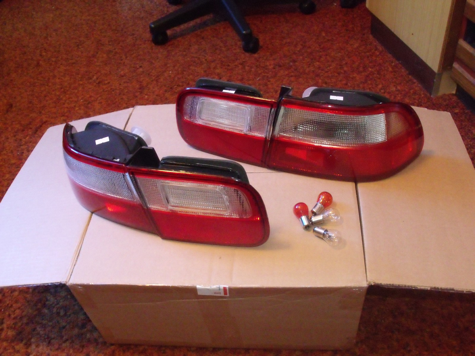 Konečně dorazily US lampy :-)