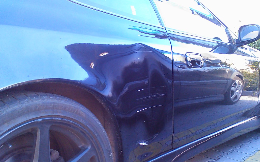 Jednou zaparkuju u narvaneho obchodaku a hned :(