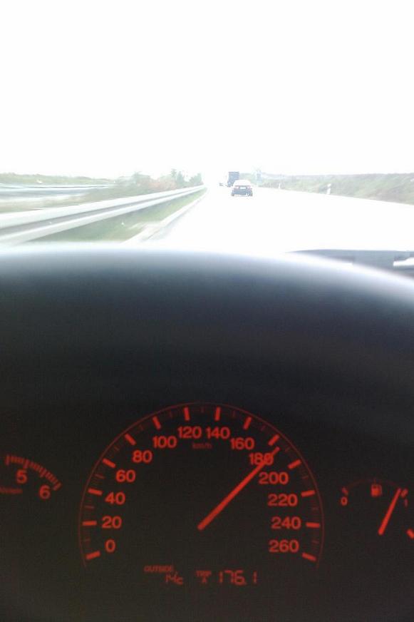 2. po té sepnul  a neúprosně začal ujíždět