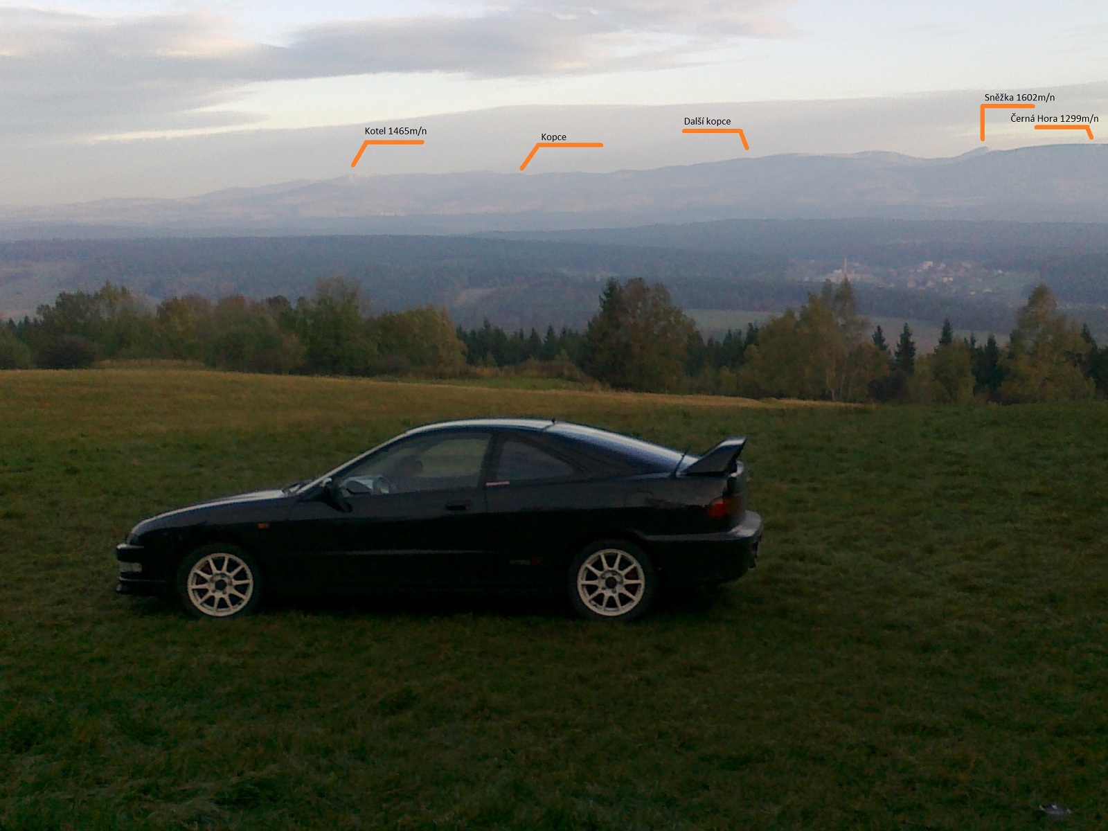 Kopec Zvičina u Dvora Králového