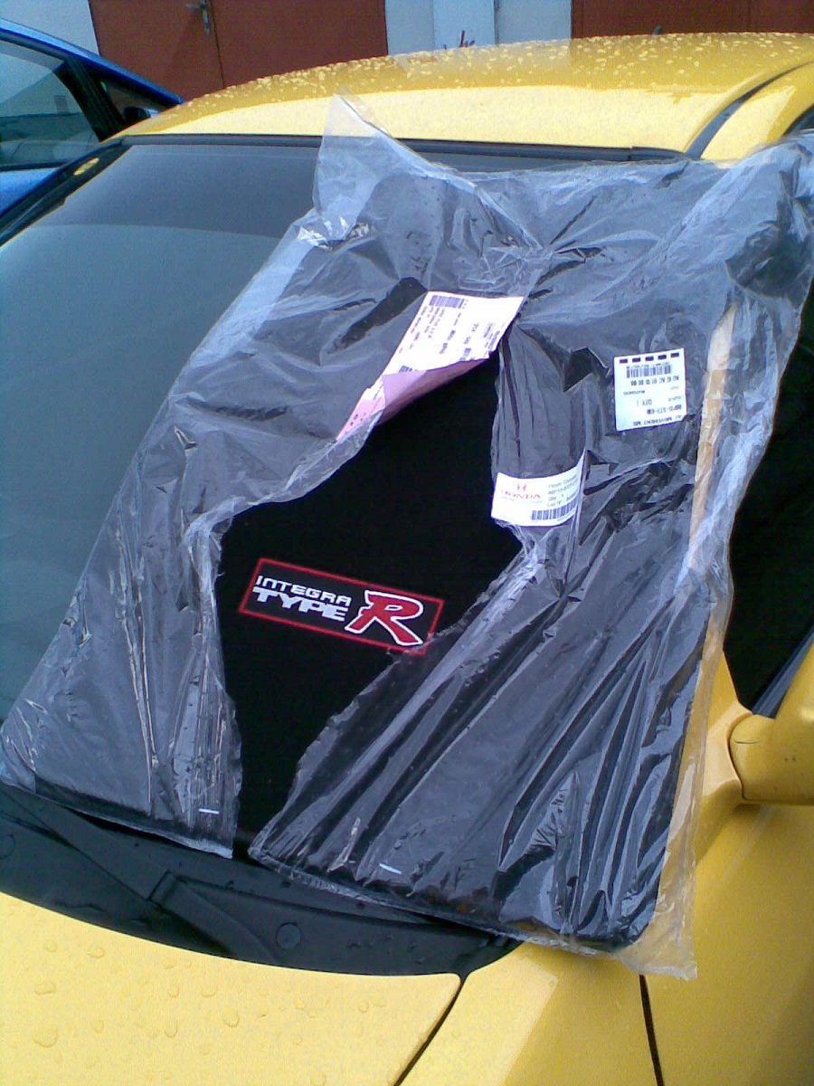 dnešní pošta z Hondy :)