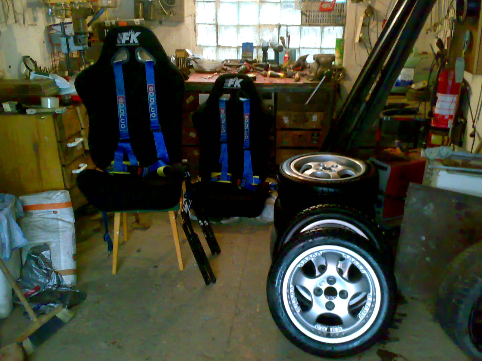 bordel v garáži