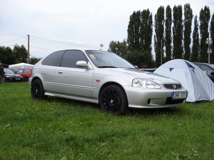 Jedna retrofotkovnice.