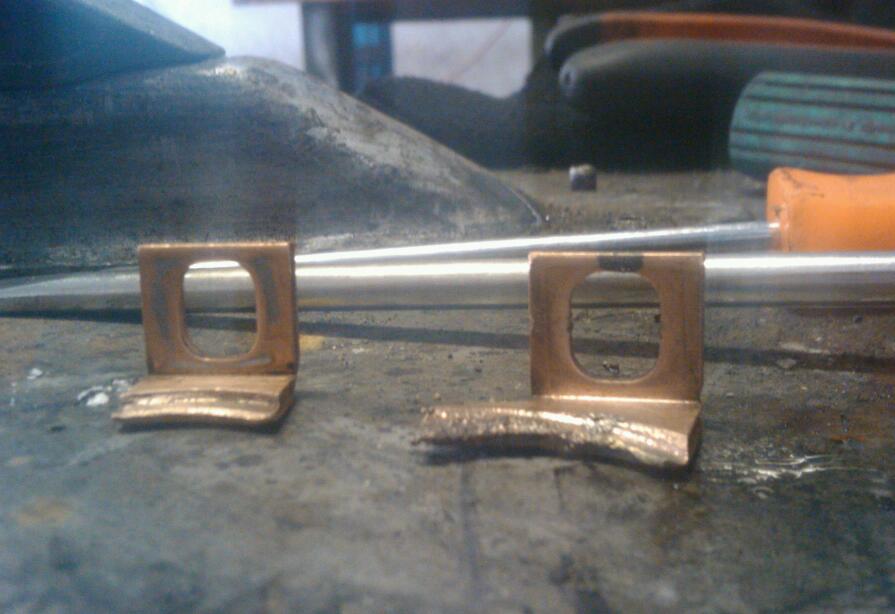 kontakty na startéru