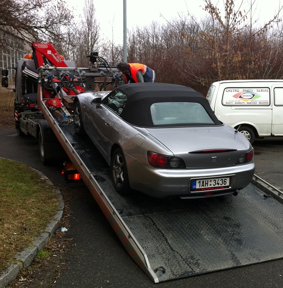 S2000 jela pred cca. 3 tydny k doktorovi ...