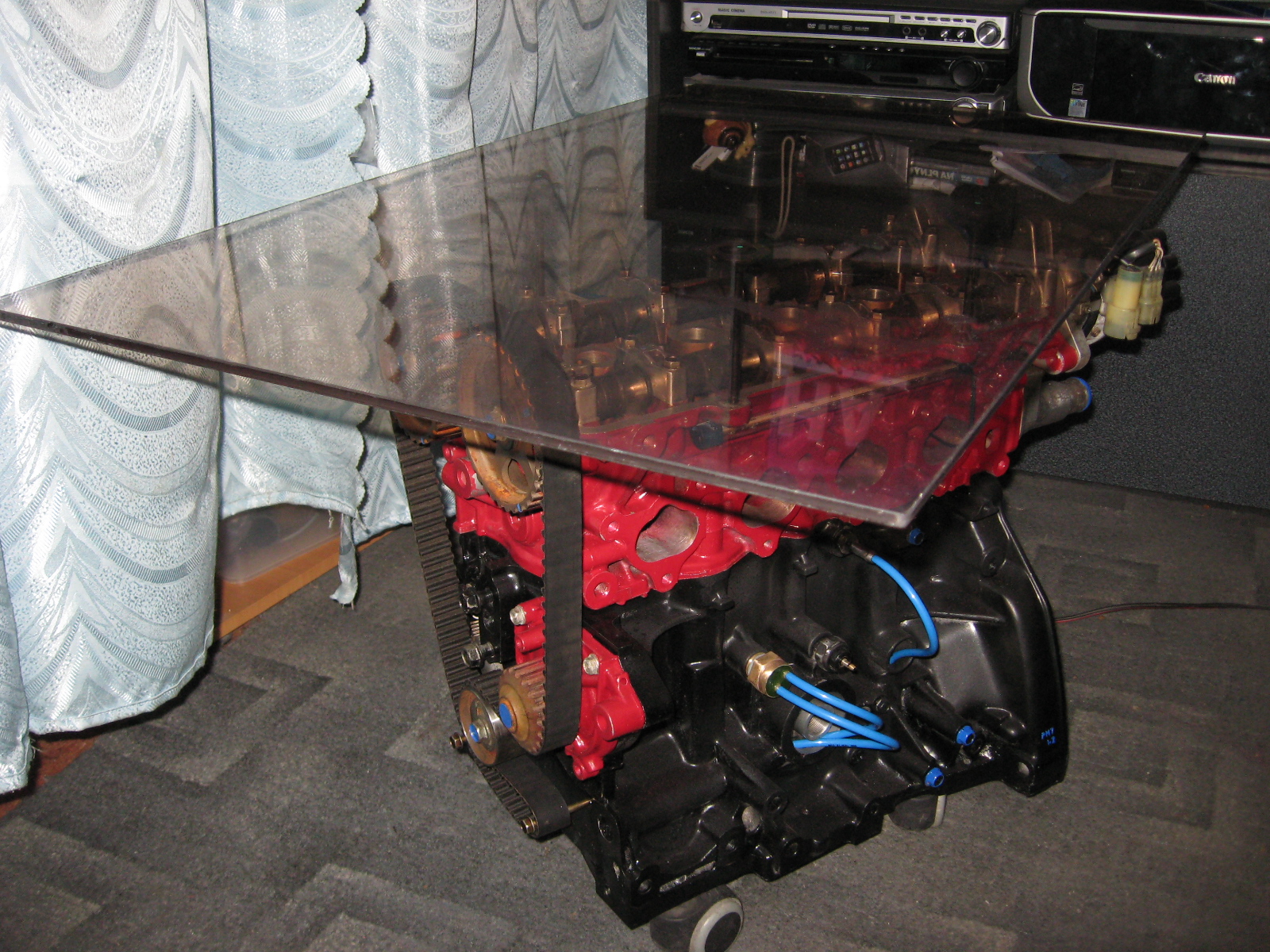 Honda stoleček je skoro hotový :) od zub