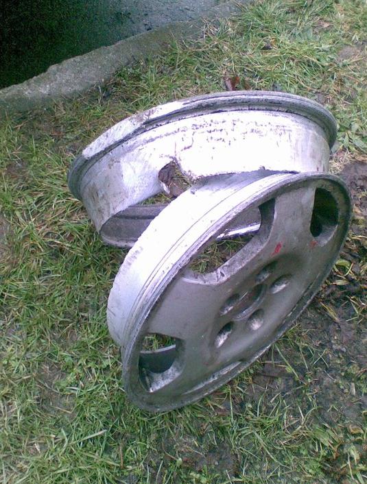 Když praskne čep.....koupí to i kolo :D