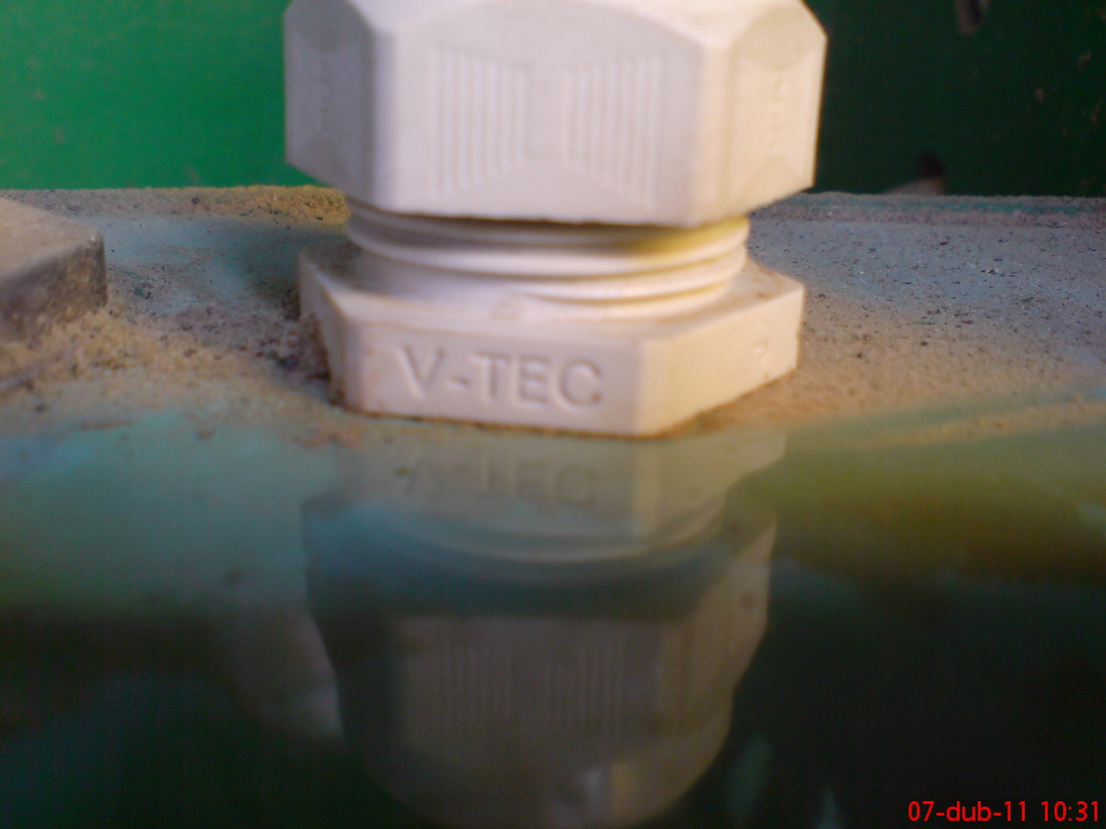 ....dnes v práci u lisu ..... co to vidím V-tec :-)