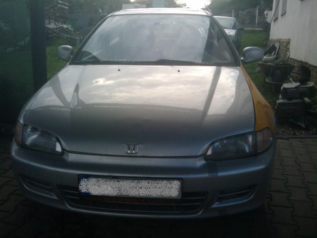 dokončeno, už jen lak blatniku a je to daily car
