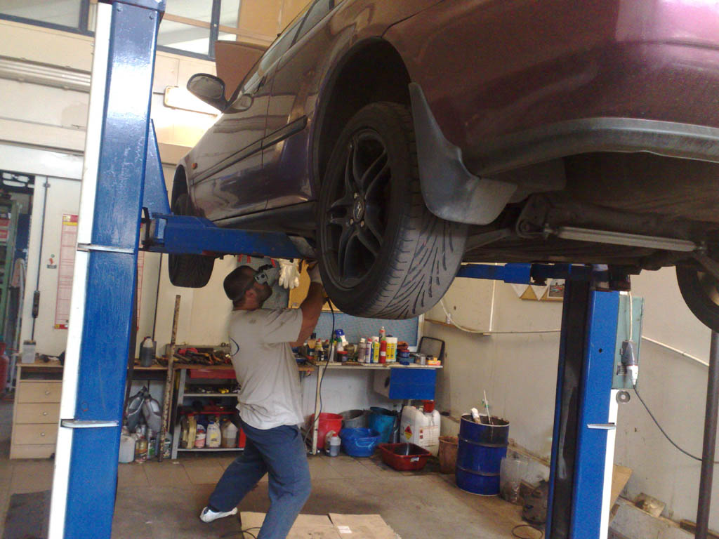 Domokun  Zemi v teplákách