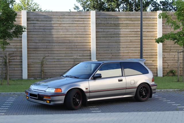 Když jsem koukal po něčem na hraní,tak na mě kouknul tenhle krasavec...