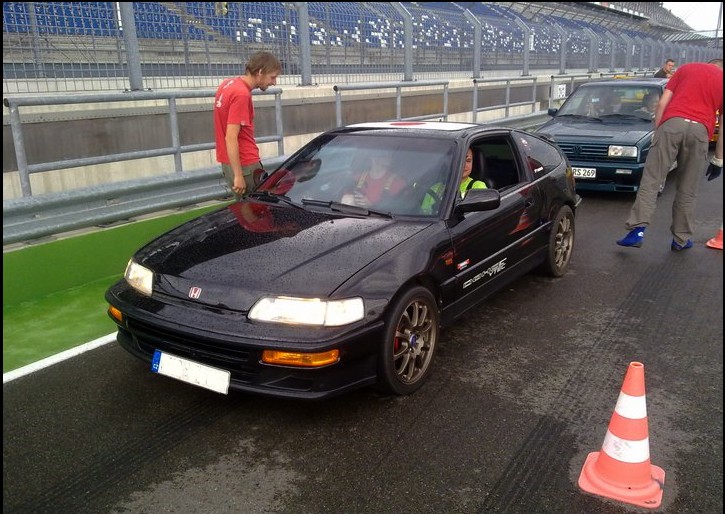 Honda včera