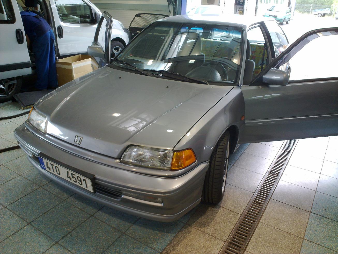 nechtěla nechtěla...