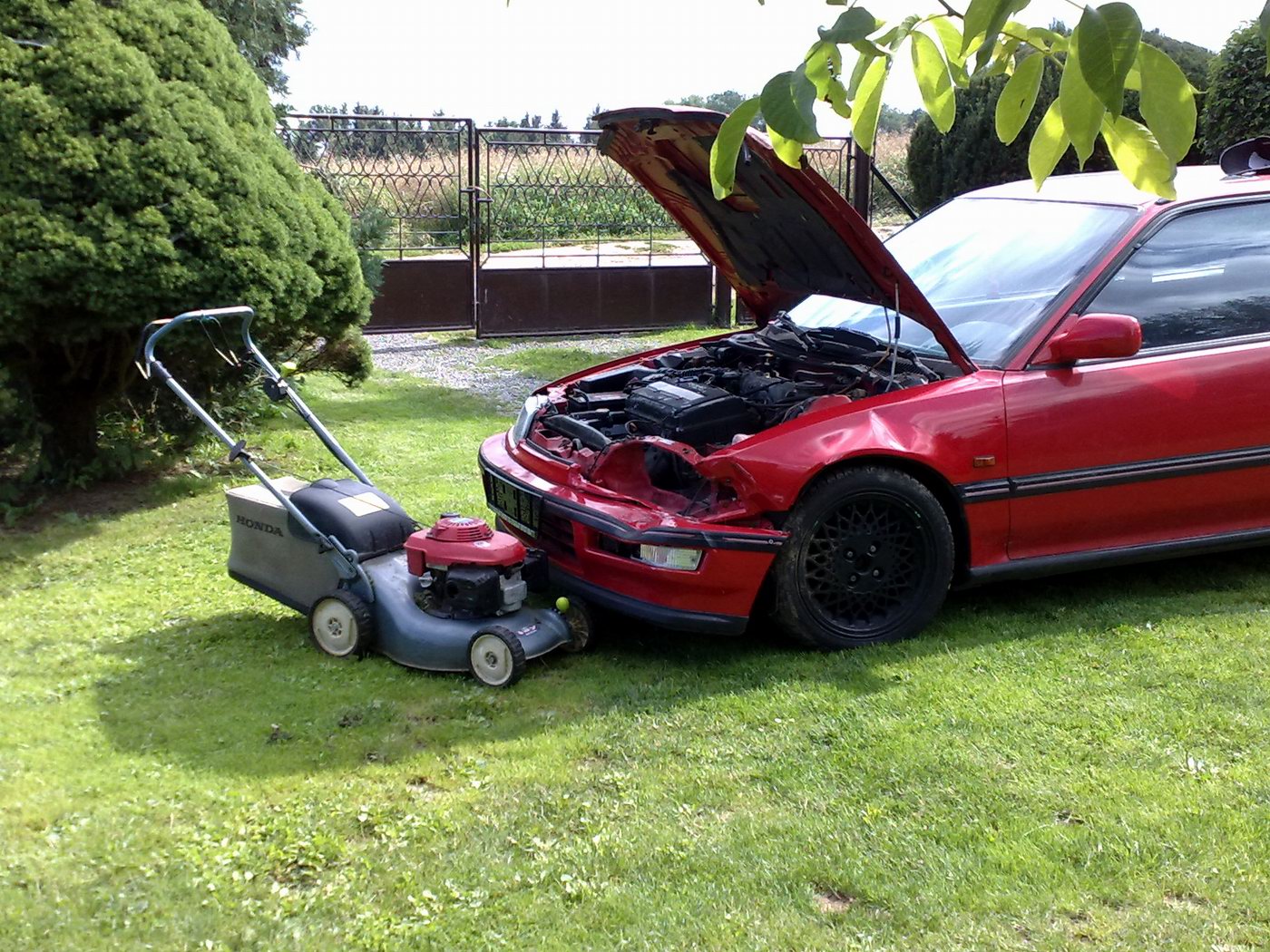 jo, sekačce se vyplatí uhnout :-)