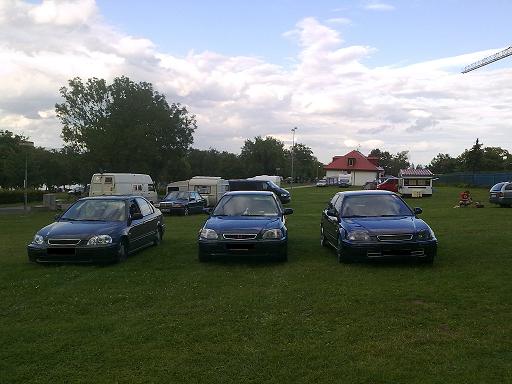 tři sedánci vedle sebe,to se jen tak nevidí ...:o)