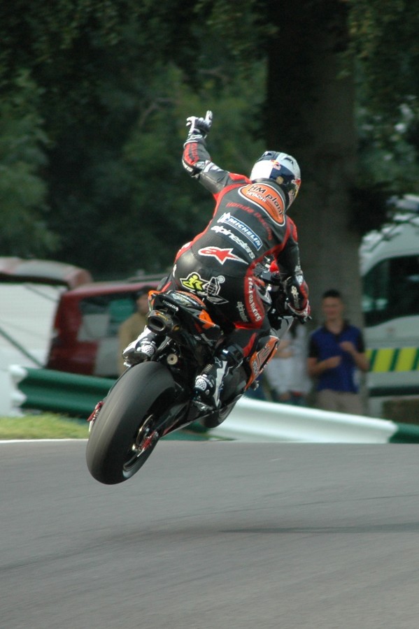 Jumping CBR - British superbike season 2011