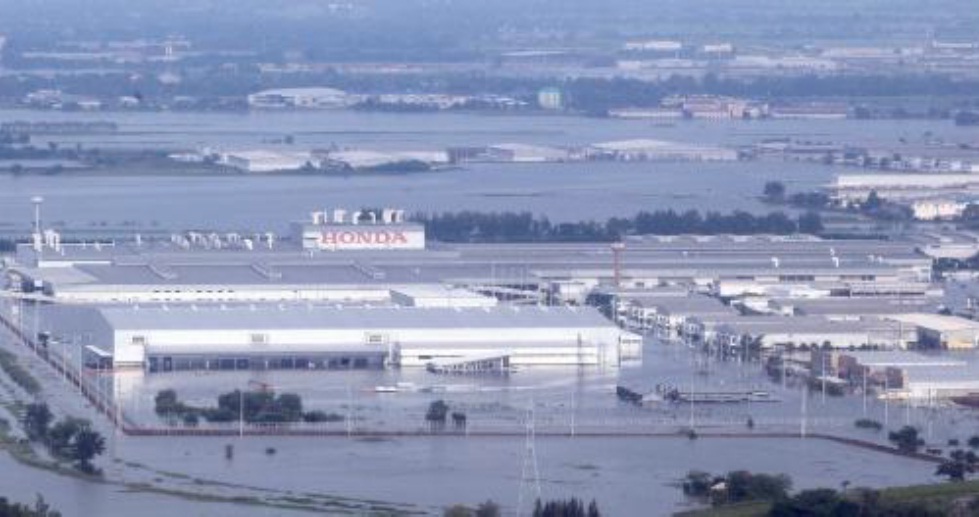 Honda Thajsko, oblast Ayutthaya, zaplaveno 100% - foto z 13.10.2011