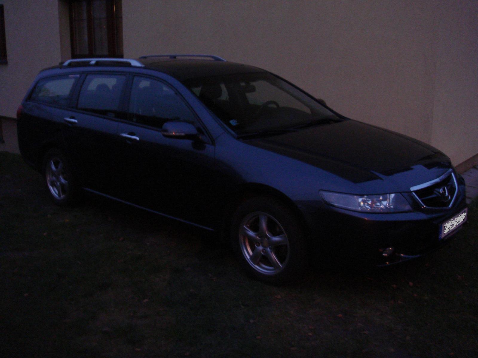 Ready na zimu - přezuto, umyto, pořádně navoskváno (málem se tam dá zapíchnout knot...) :-)