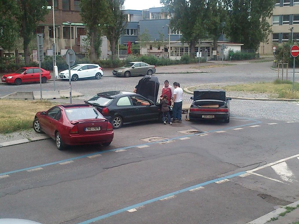 Honda servis na ulici