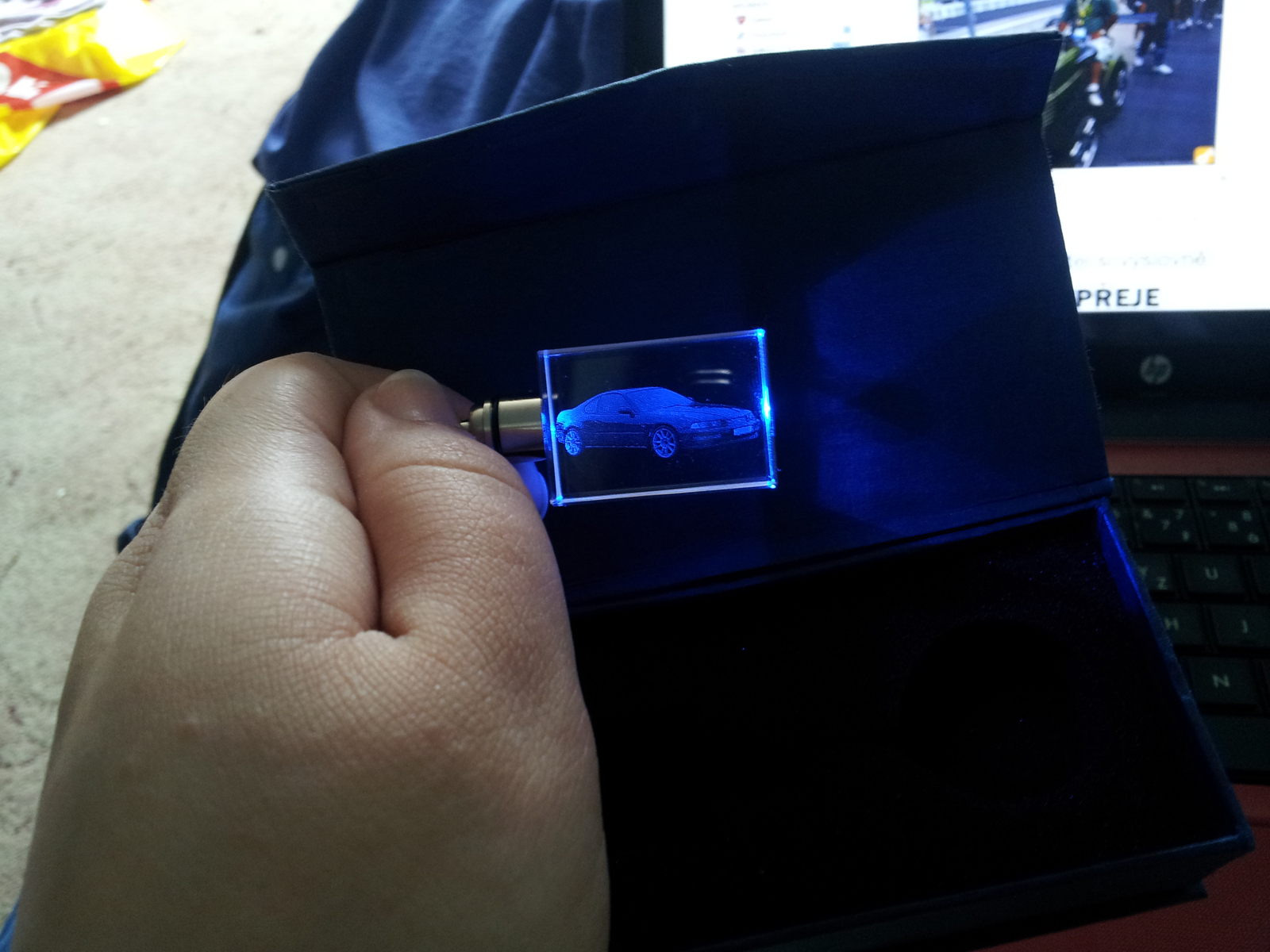 Luxusní přívěsek na klíče :)