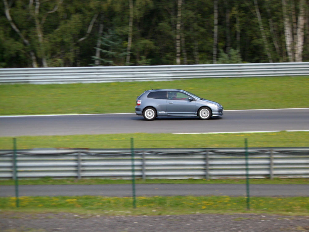 Dnes dopoledne na Mosteckém okruhu...