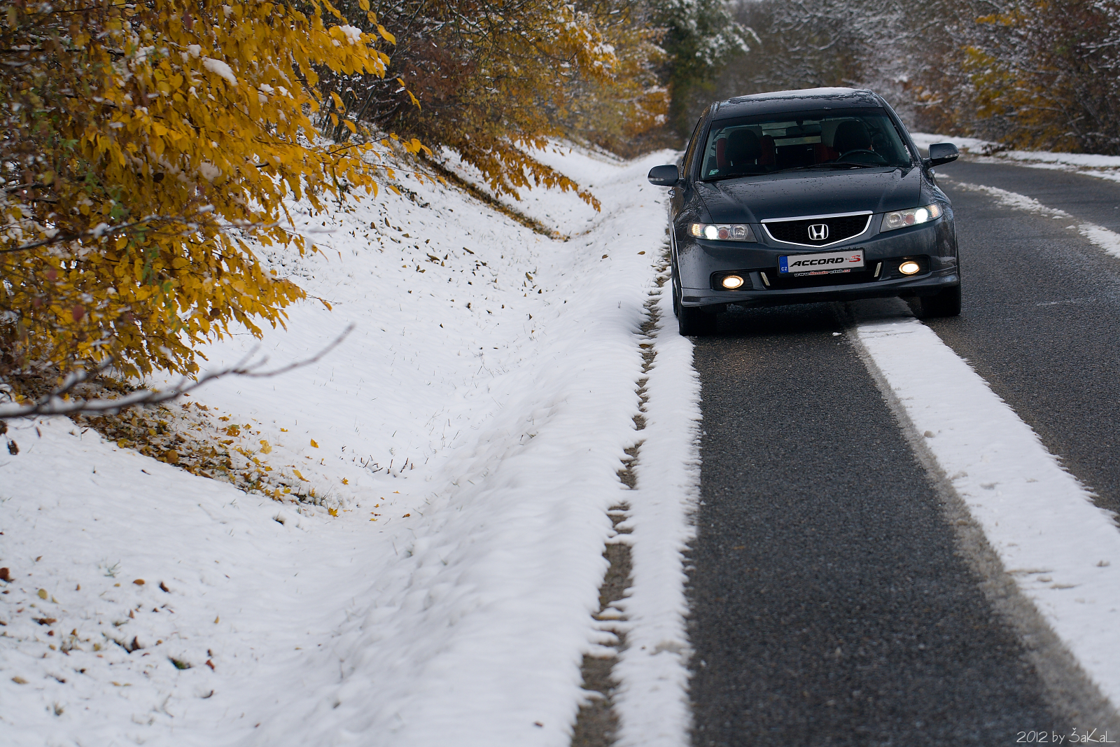 Se zimní čepicí...