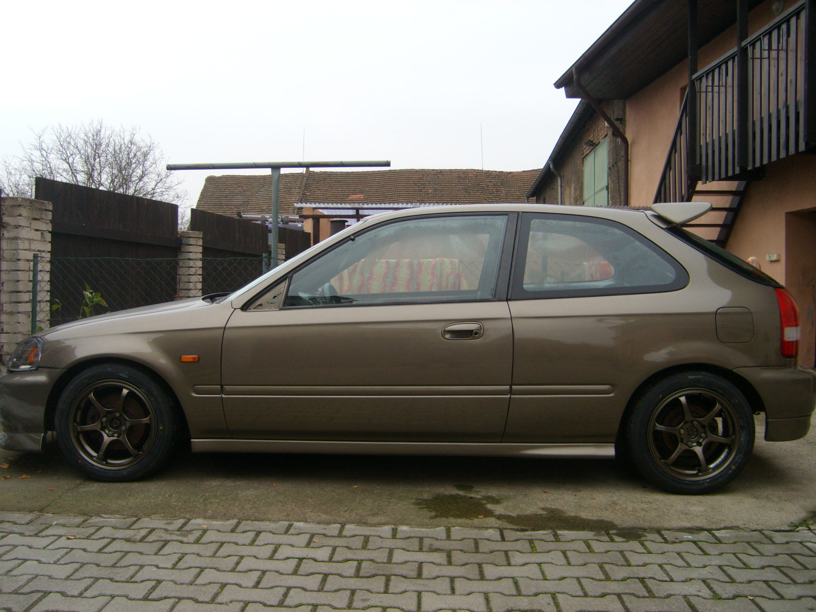 Zas o krok bliz k tomu aby to vypadalo jako auto:)