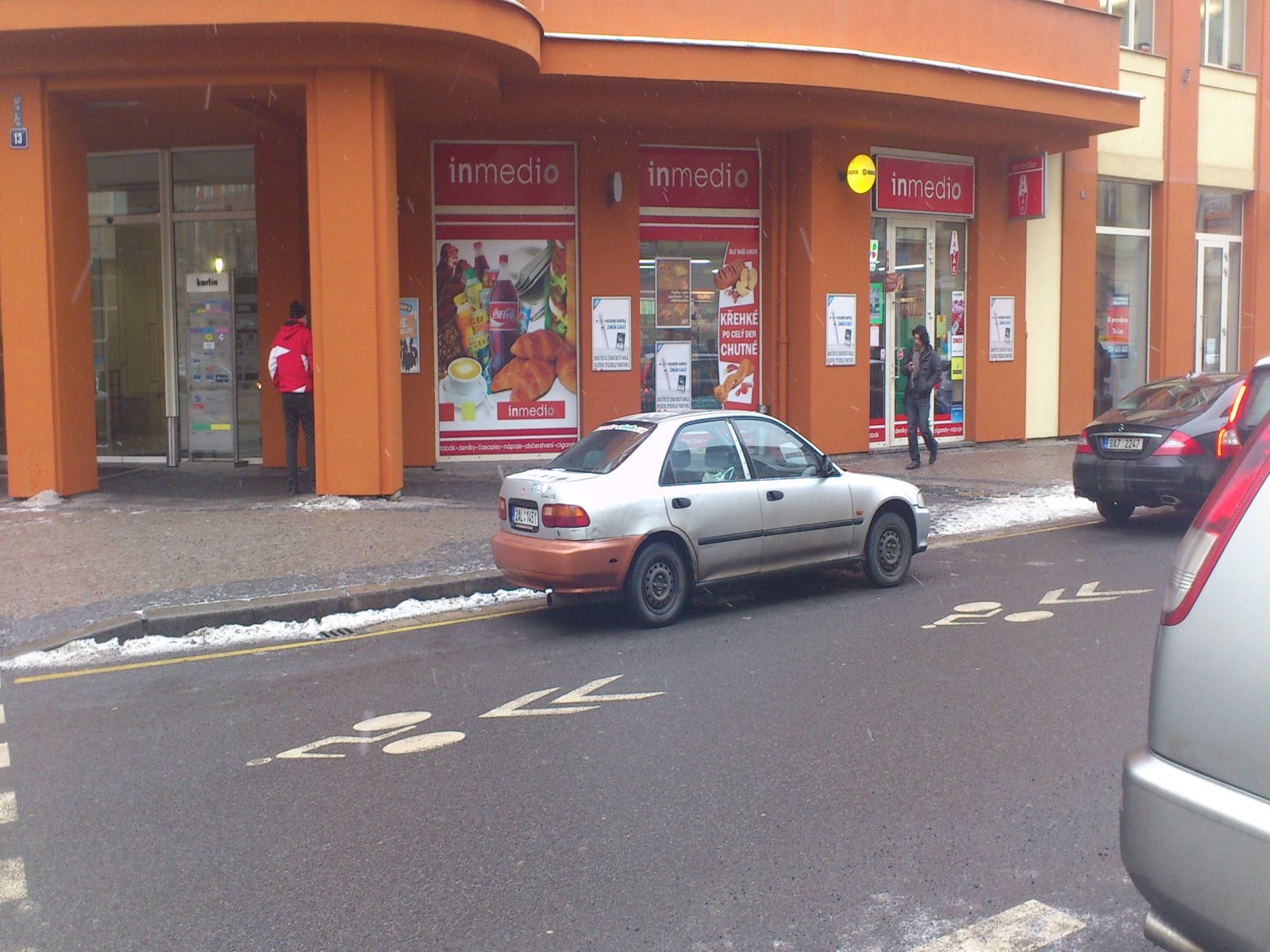 kdo uhadne ci je to auto, dostane bludistaka ;)