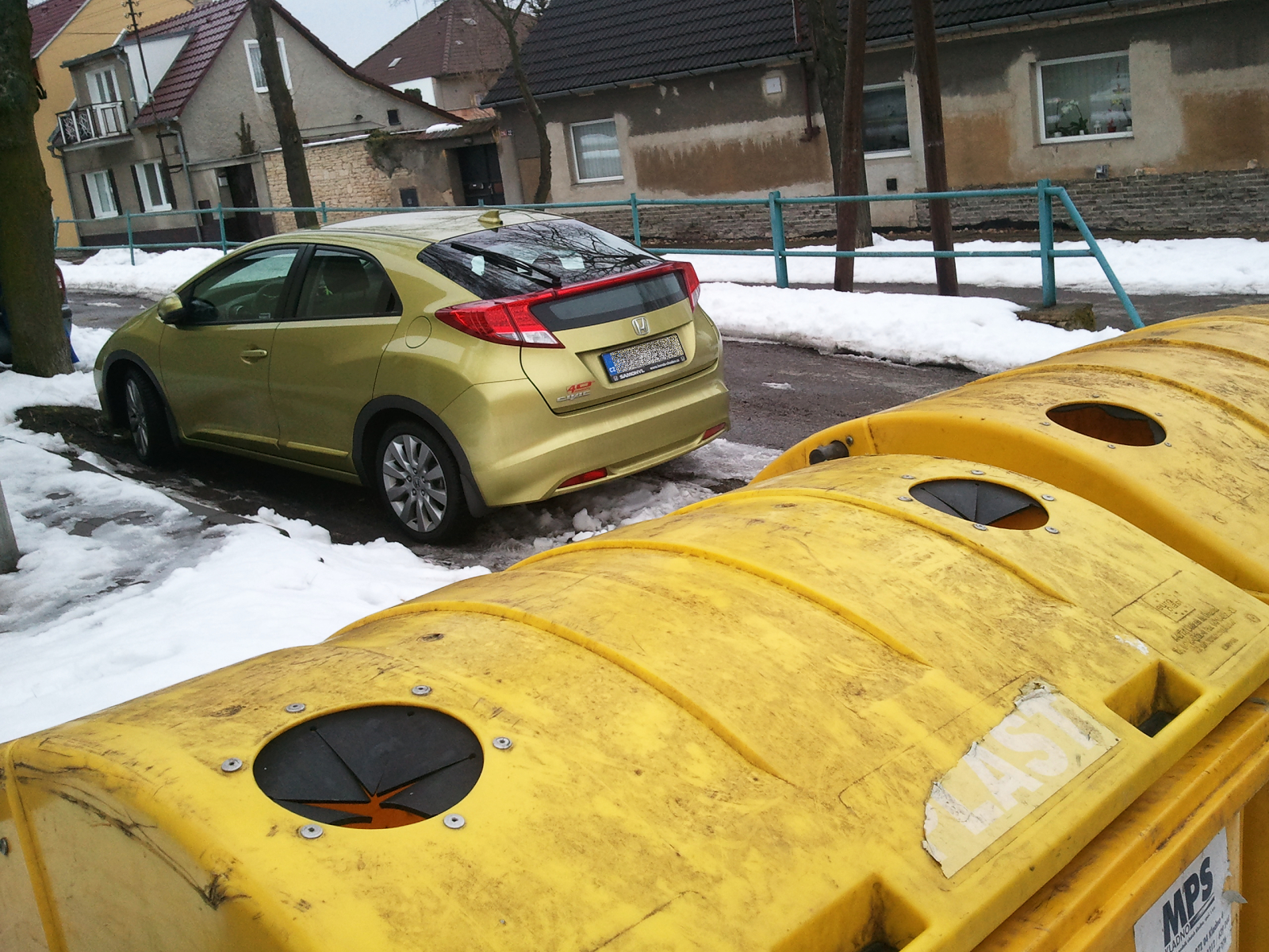 Plasty patří do žluté,