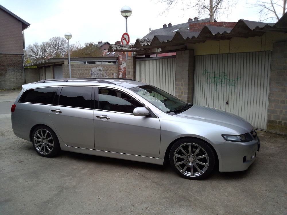 Pro nasledujici sezonu splneno, obe auta prezuta