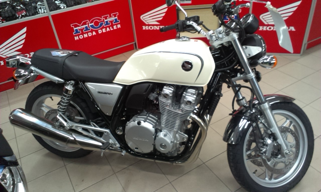 Dnes jsem jí byl otlapakat a zamluvit na projetí... :-)