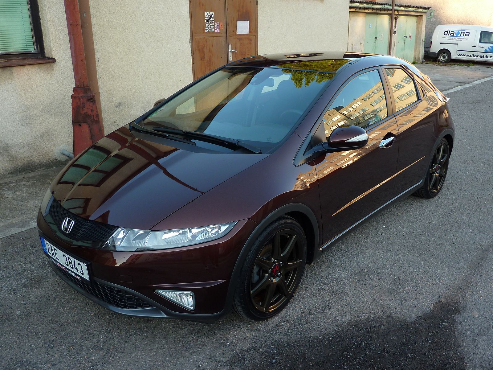 Neni nad to svěřit auto mistrovi ...