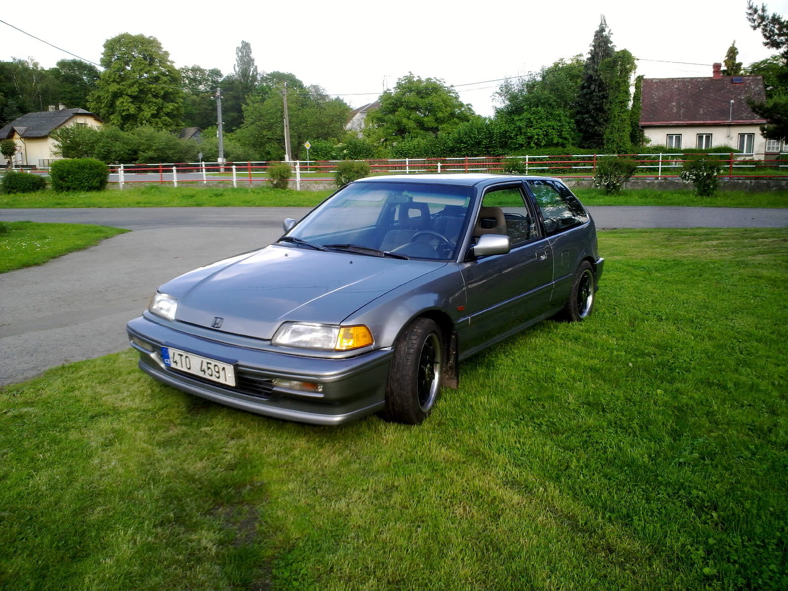 nevite proc se za nim vsichni otaceji?