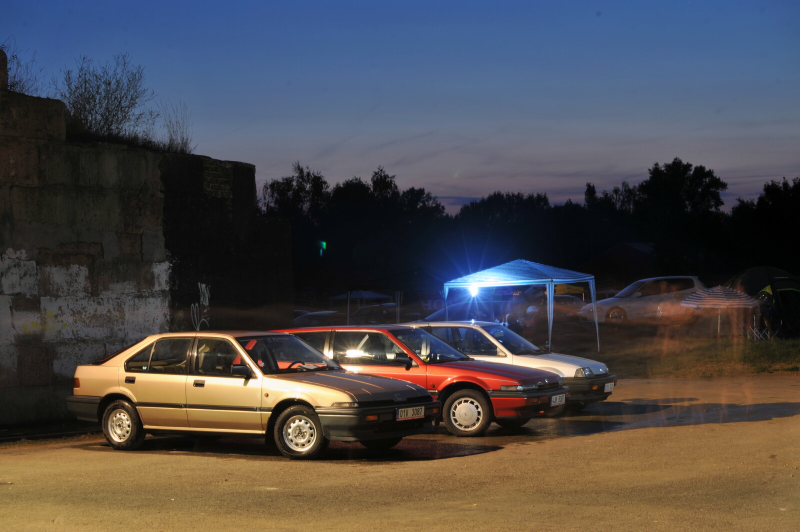Večerní "Muzeum Honda" ...