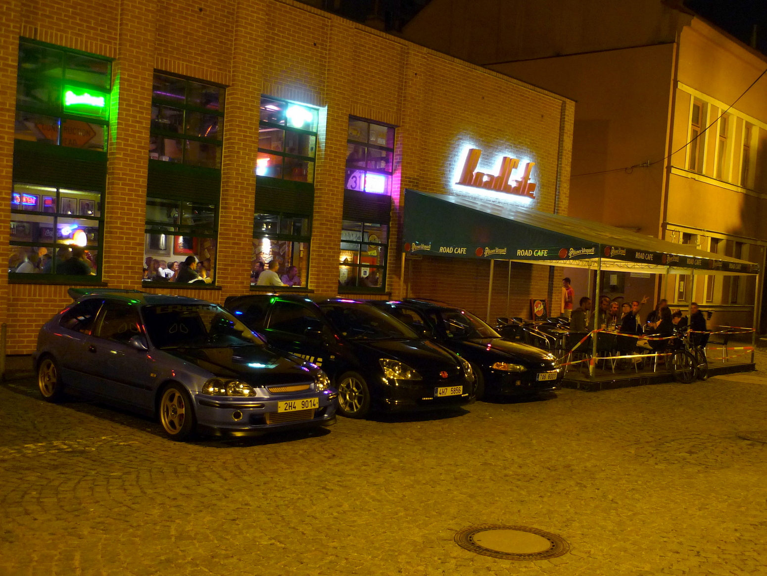 Japan Cars a Road Café Pardubice včera ...