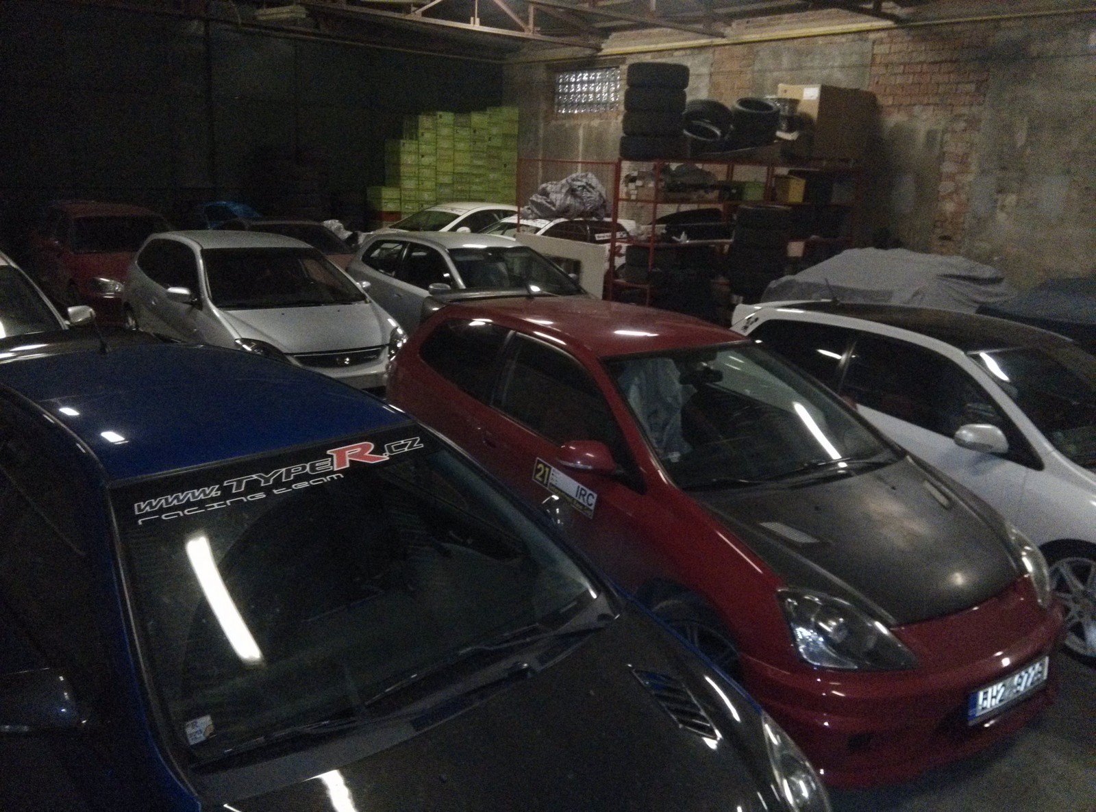 Pšššt ať těch tři tisíce koní neprobudíme...