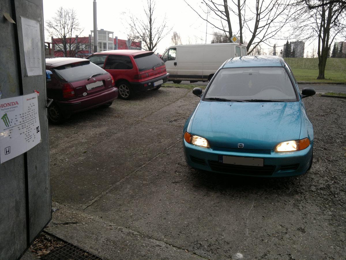 nejake ty generace civicu :D