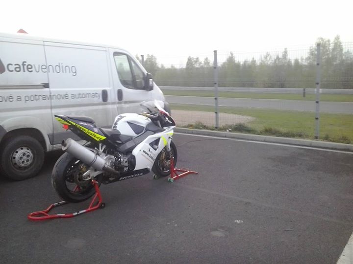 Jedna Honda v Mostě