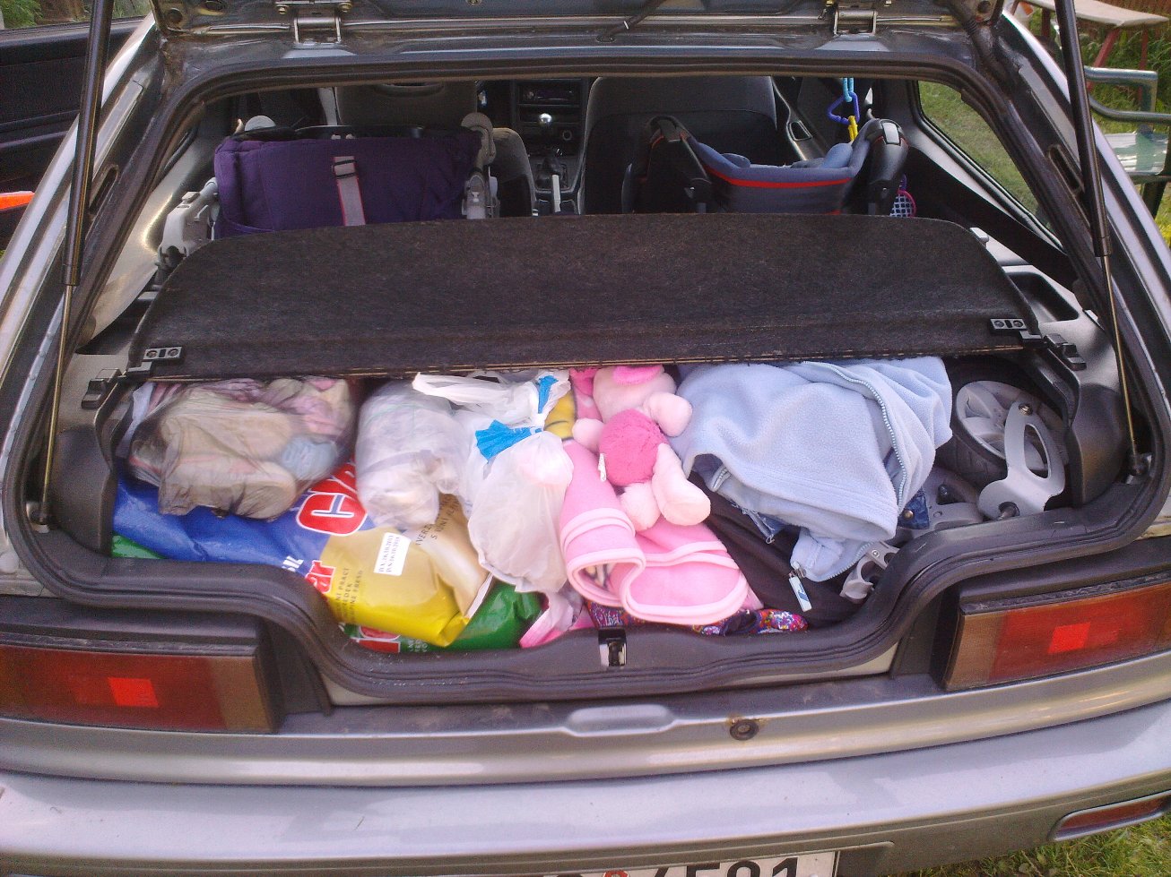 vejkend alias že športove auta jsou nepraktické :D