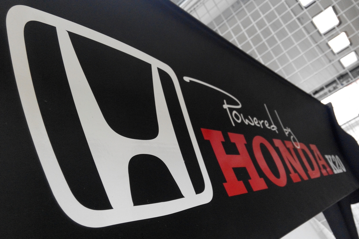 AttackGTR při prvním úspěšném testu na okruhu v Mostě