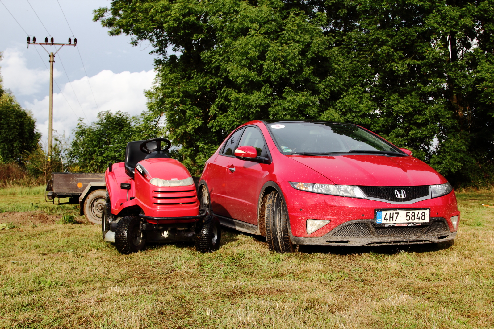 Polem nepolem i s traktorem...