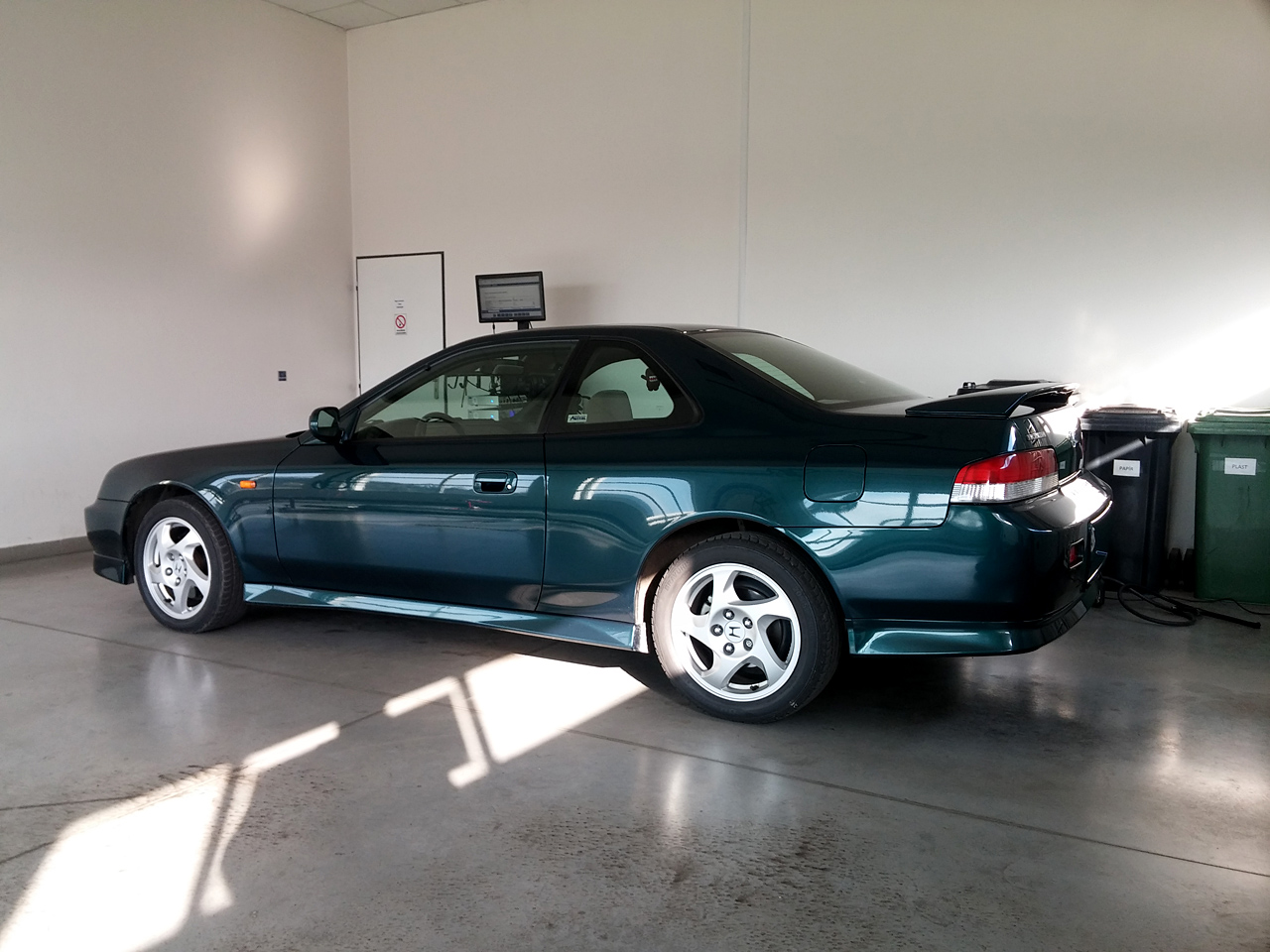 Zelená popelnice...