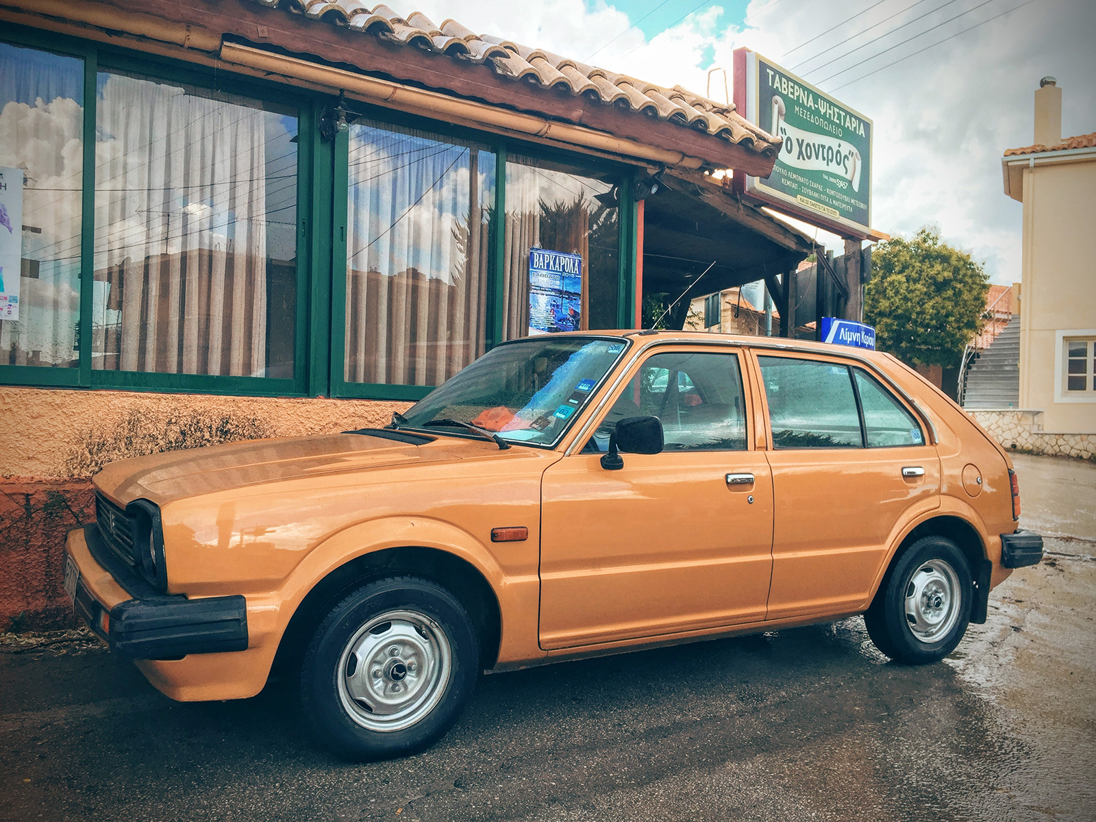 Honda před týdnem na Zakynthosu..hodně zachovalej kousek..