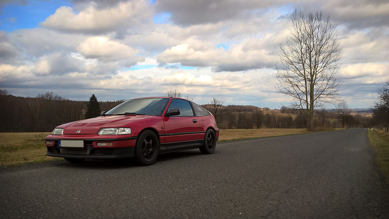 Konečně mi roztál sníh kolem garáže :)