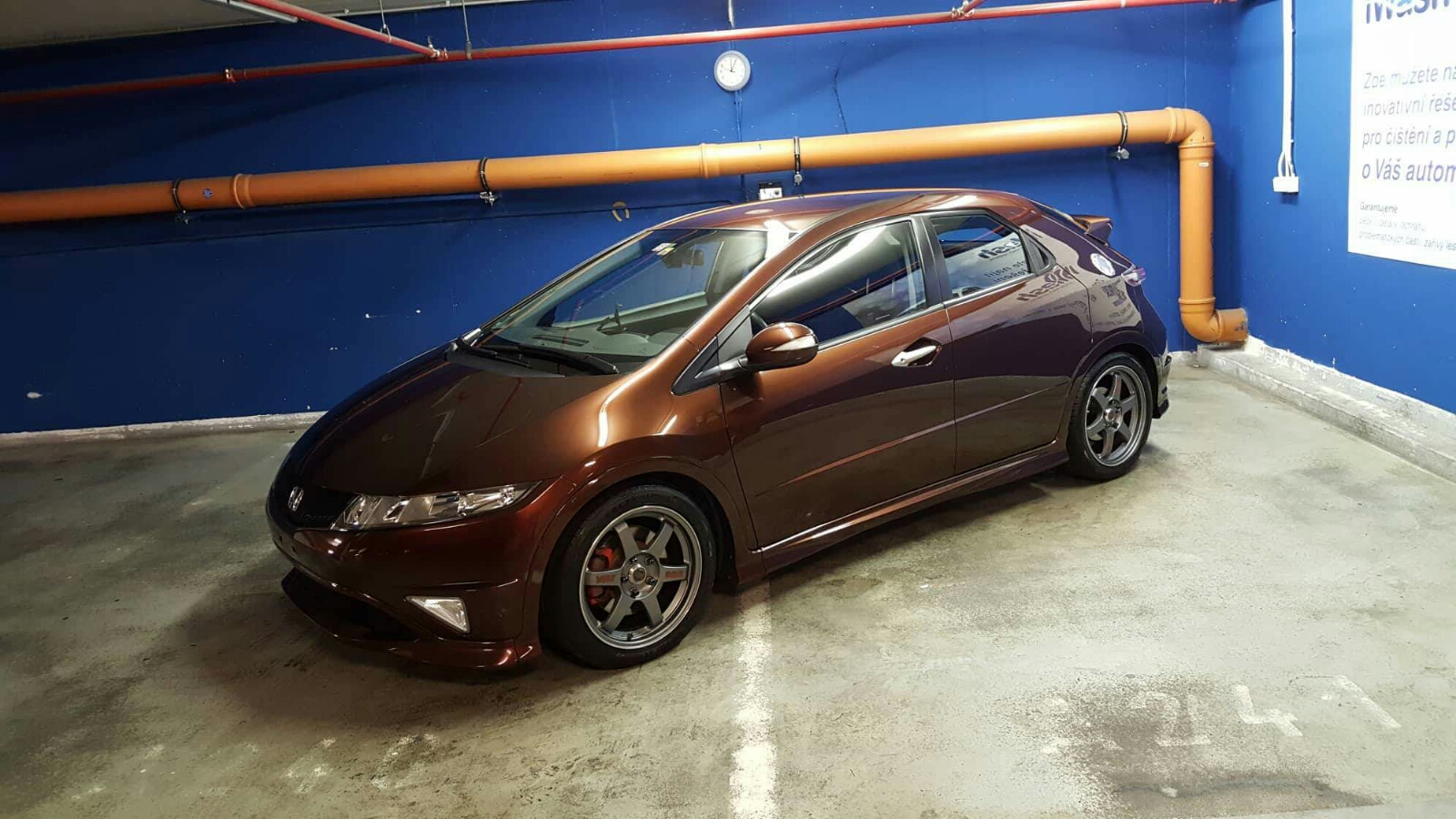 Kurna, jednou necham auto v praci pres noc ...