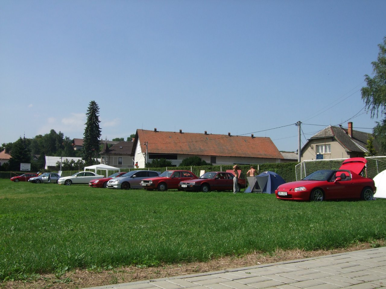 pátek 14:19 - kempaři
