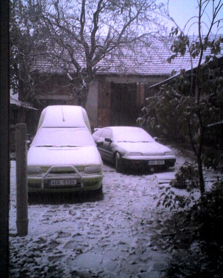 tak u nas uz napadl snih :-(